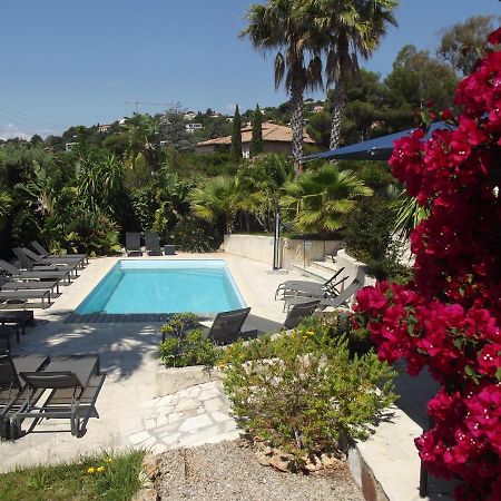Hotel La Quietude Ле Исамбр Екстериор снимка