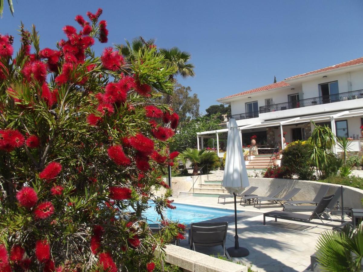 Hotel La Quietude Ле Исамбр Екстериор снимка