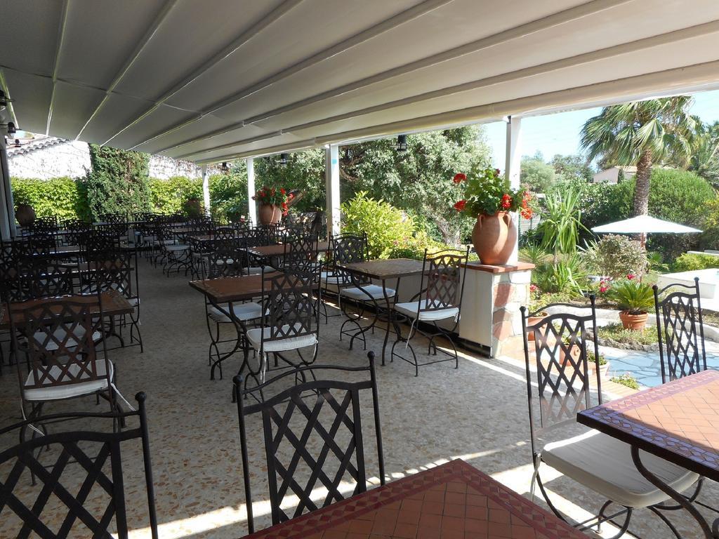Hotel La Quietude Ле Исамбр Екстериор снимка
